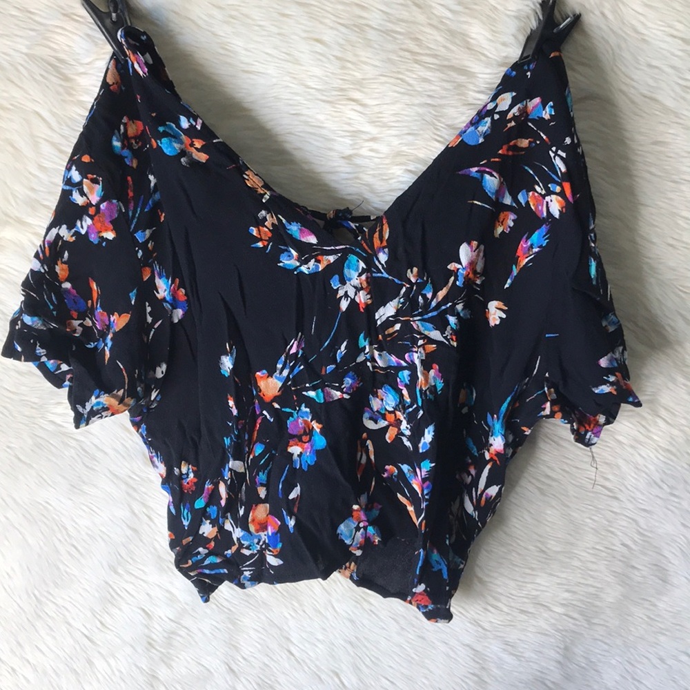 FLORAL CROP TOP🌼🌼